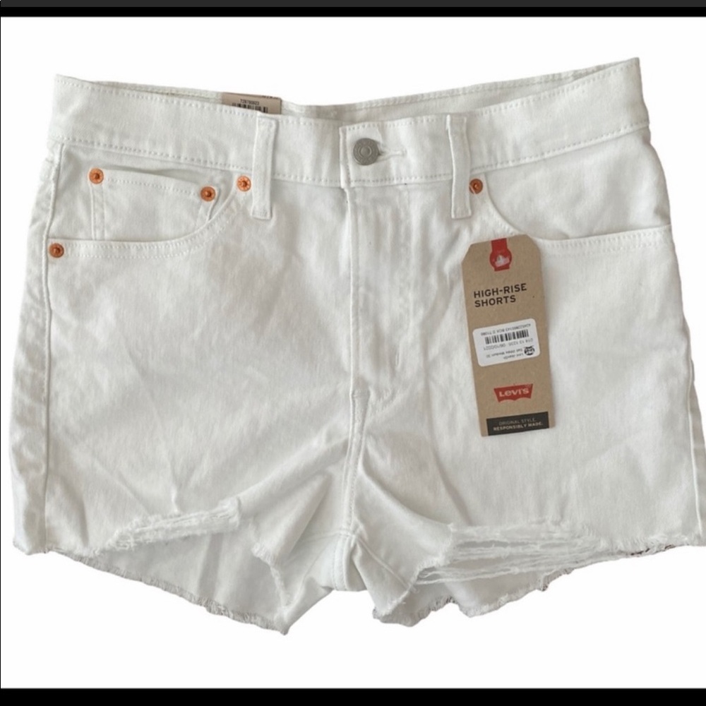 ❤️SOLD❤️ LEVI’S DENIM SHORTS